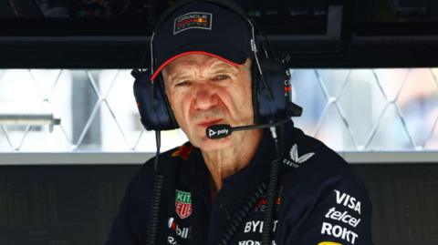 Adrian Newey on the pit wall in Miami 