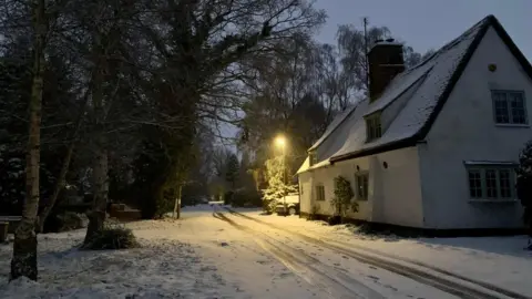 BBC Weather Watchers/Walking for Bertie Cottage in the snow
