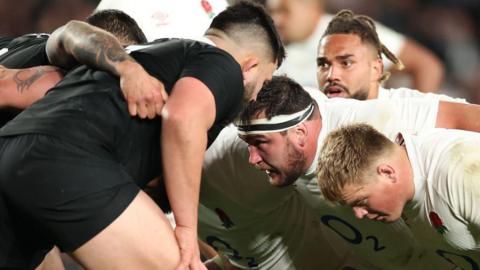 England scrum down against New Zealand