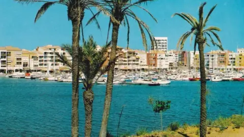 @PastPostcard Postcard of a beach scene