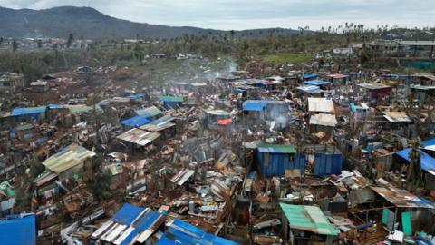 Dezenas, não milhares, mortos em Mayotte pelo Ciclone Chido - Primeiro Ministro Francês - jili