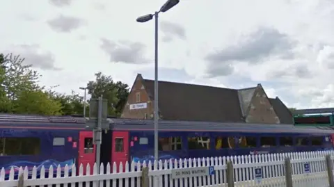 Google Pewsey railway station