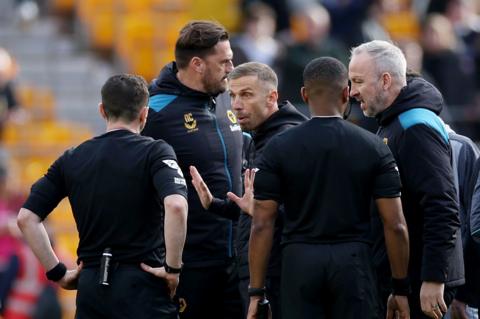 Gary O'Neil remonstrates with referee Tony Harrington after Wolves' defeat to West Ham