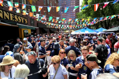 Getty Images The party ended pretty quick for Scotland, as Morocco's early goal holds up for a win in Foxborough
Boston, MA - June 19: Scotland soccer fans congregate outside of Hennessy's Bar on June 19, 2026. (Photo by John Tlumacki/The Boston Globe via Getty Images)
