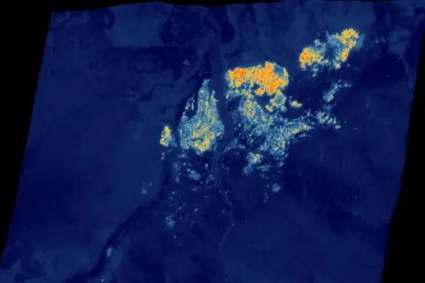 SatVu The satellite image shows flames in orange and yellow colours. The rest of the landscape is blue.