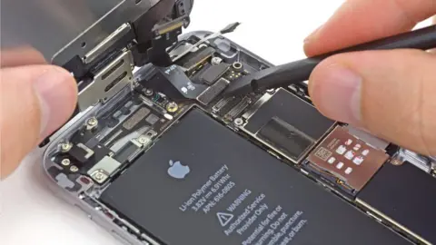 iFixit iFixit image of iPhone battery