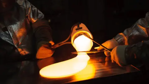 MARIA STRINNI Liquid glass