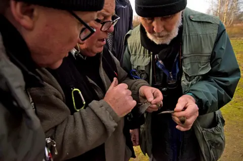 BBC David and the group discuss the age of a lesser redpoll