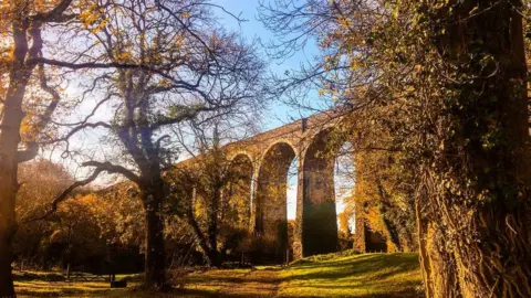 Keris Thomas Porthkerry viaduct