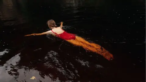 Emma Stoner Photography River Dart swimmer