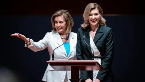 Getty Images Olena Zelenska (right) with Nancy Pelosi, speaker of the House of Representatives, at the US Congress