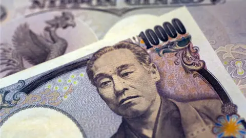 Getty Images 10000 yen note.