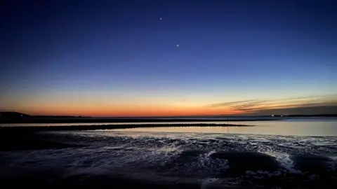 Weather Watchers/Dai Spy Photo of Venus and Jupiter in Llanelli