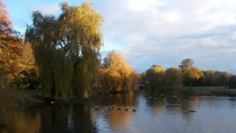 Peter S/Geograph Wardown Park in Luton