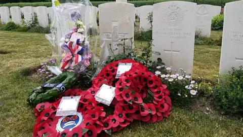 DAVID TATTERSFIELD/WESTERN FRONT ASSOCIATION War grave
