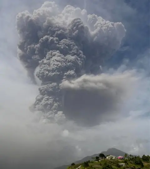 St Vincent volcano: Ash rains down on Caribbean island