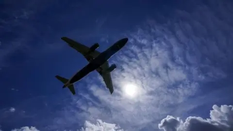 PA Media Plane landing at Heathrow