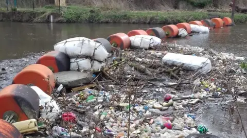 Canal and River Trust Litter in water