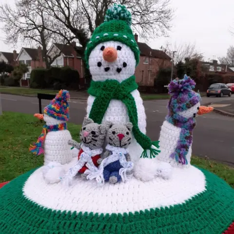 Lorraine Stockton Christmas postbox topper in Newark on Trent