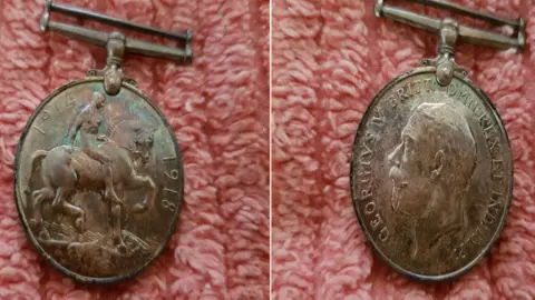 Suzanne Brown British war medal 1914-18