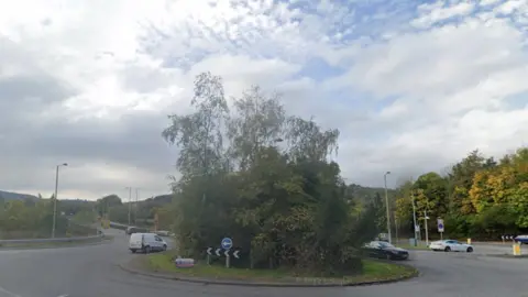 Google A472 roundabout