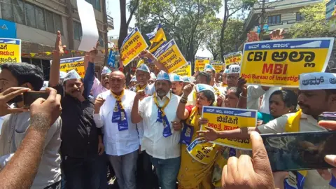 AAP / Twitter Sisodia arrest