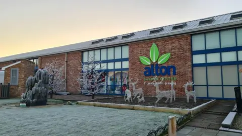 Stuart Woodward/BBC Alton Garden Centre