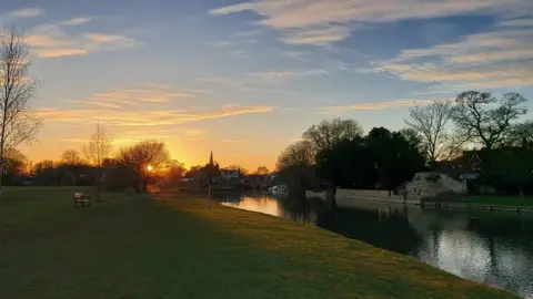 George Woodman  SUNDAY - Abingdon at sunset