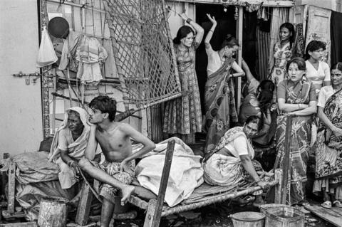 In photos: Throwback to life on Indian streets - BBC News