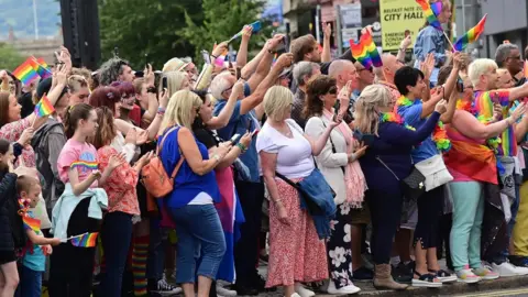 Pacemaker Crowds along the parade route