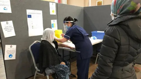 Vaccinations at the mosque