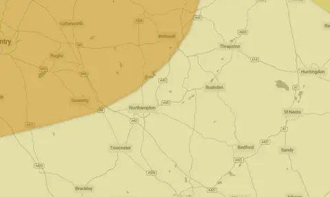 Met Office Part of a map shows places in the Midlands and East with an amber and yellow colour indicating a warning for snow