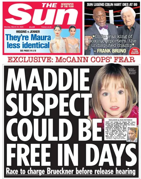 Halaman depan matahari menunjukkan gambar Madeleine McCann pada usia ketika dia menghilang pada tahun 2007. Dia adalah seorang gadis muda dengan rambut cokelat pendek. Judulnya berbunyi: tersangka Maddie bisa gratis dalam beberapa hari.