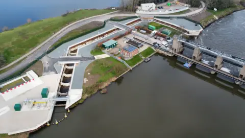 Defra An aerial view of the pass channel next the the River Trent, which cuts round the side of the concrete sluice gates