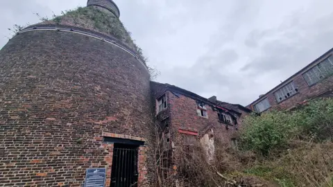 Simon Davies Teapot factory