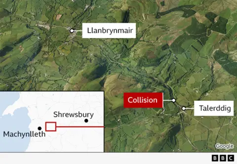 Mapa destacando a área de Mid Wales e a localização exata de Llanbrynmair