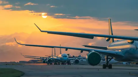 A long line of planes. 