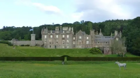 Russel Wills Abbotsford House with a horse in the foreground