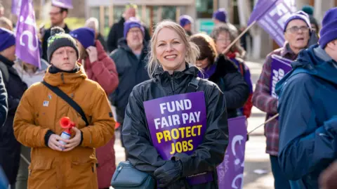 PA Media EIS FELA lecturers on strike