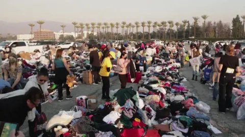 Volunteers at Santa Anita Park 