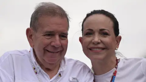 Reuters Edmundo González và María Corina Machado