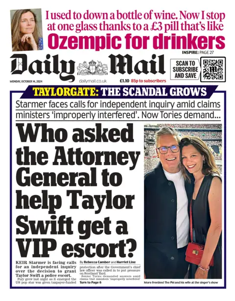 A manchete do Daily Mail diz: "Quem pediu ao procurador-geral para ajudar Taylor Swift a conseguir uma escolta VIP?" 