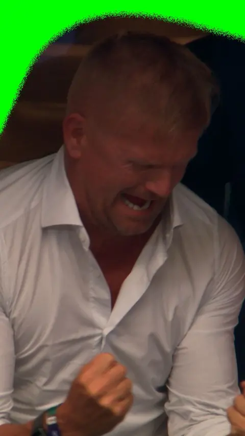 Alf-Inge Haaland celebrating his sons goal 