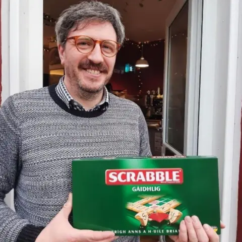 An Taigh Cèilidh Dr Teàrlach Wilson