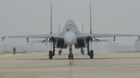 Reuters, the Air Force plane is participating in military training from the Eastern theater leaders of the People's Liberation Army in China (PLA) around Taiwan, in this screen of a video of a bulletin 