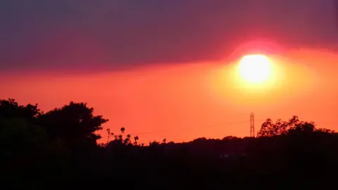 Ras TUESDAY - Sunset and a red sky over Havant