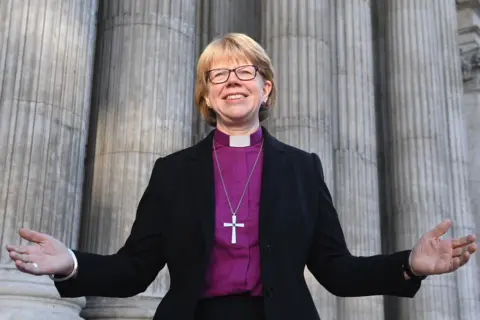 e8227d00-a044-11f0-b741-177e3e2c2fc7.jpg Sarah Mullally named as new Archbishop of Canterbury