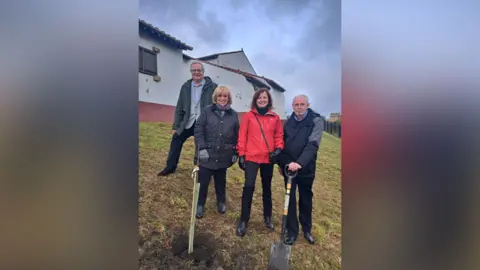 North Tyneside Council MP Mary Glindon and North Tyneside Mayor Karen Clark at the tree planting ceremony at Segedunum. They are joined by Bill Griffiths from the Hadrian Wall management board and Ken Hutchinson from the Friends of Segedunum.
