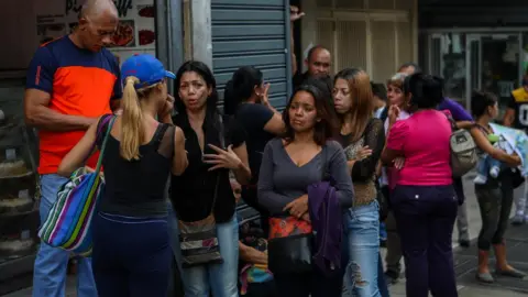 Venezuela: Caracas club stampede leaves 17 dead