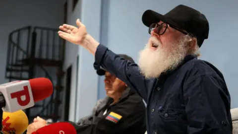 EPA Leopoldo Durán, the spokesperson for tthe Central General Staff (EMC) at the peace talks